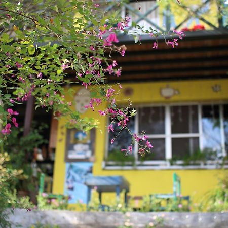 Old Farmer Homestay Zhudong Bagian luar foto