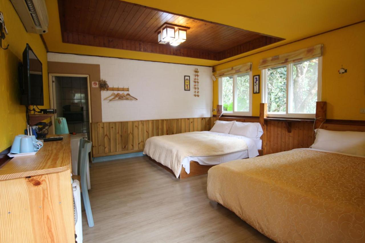Old Farmer Homestay Zhudong Bagian luar foto