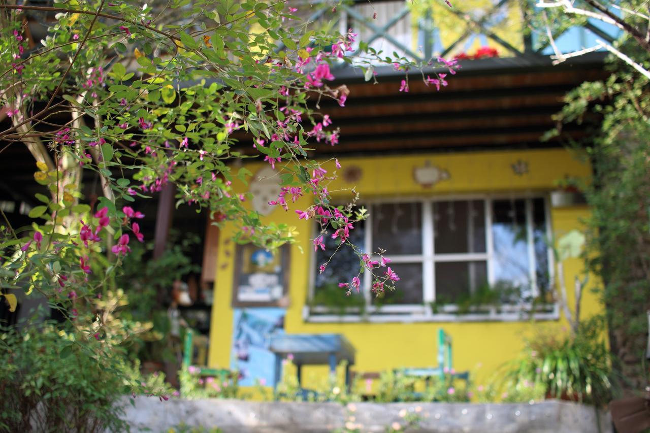Old Farmer Homestay Zhudong Bagian luar foto