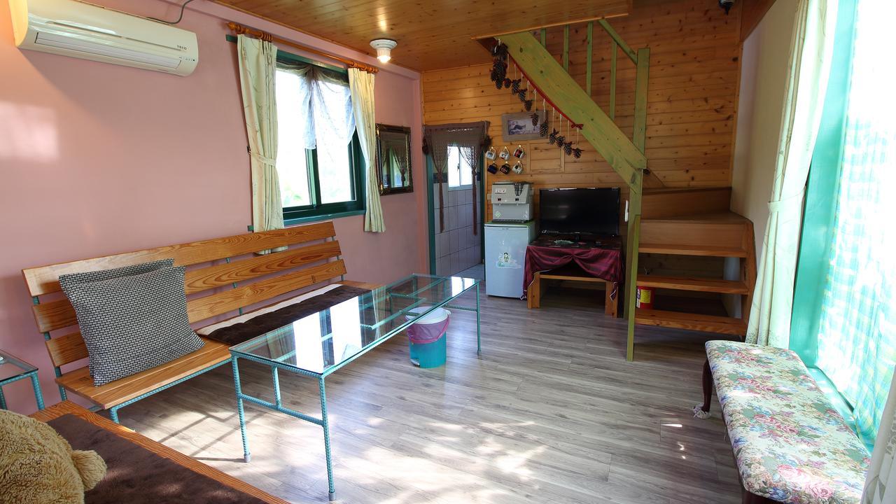 Old Farmer Homestay Zhudong Bagian luar foto