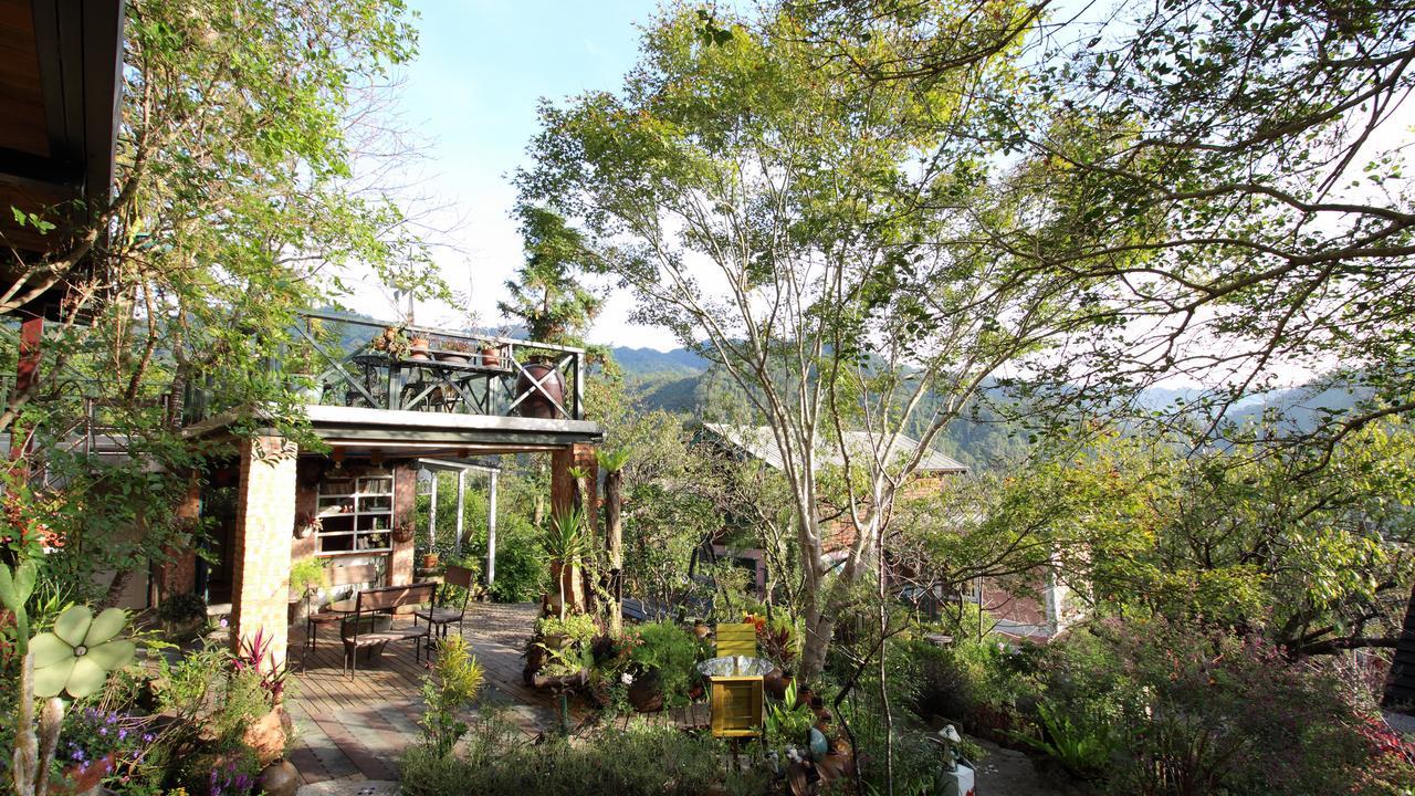 Old Farmer Homestay Zhudong Bagian luar foto